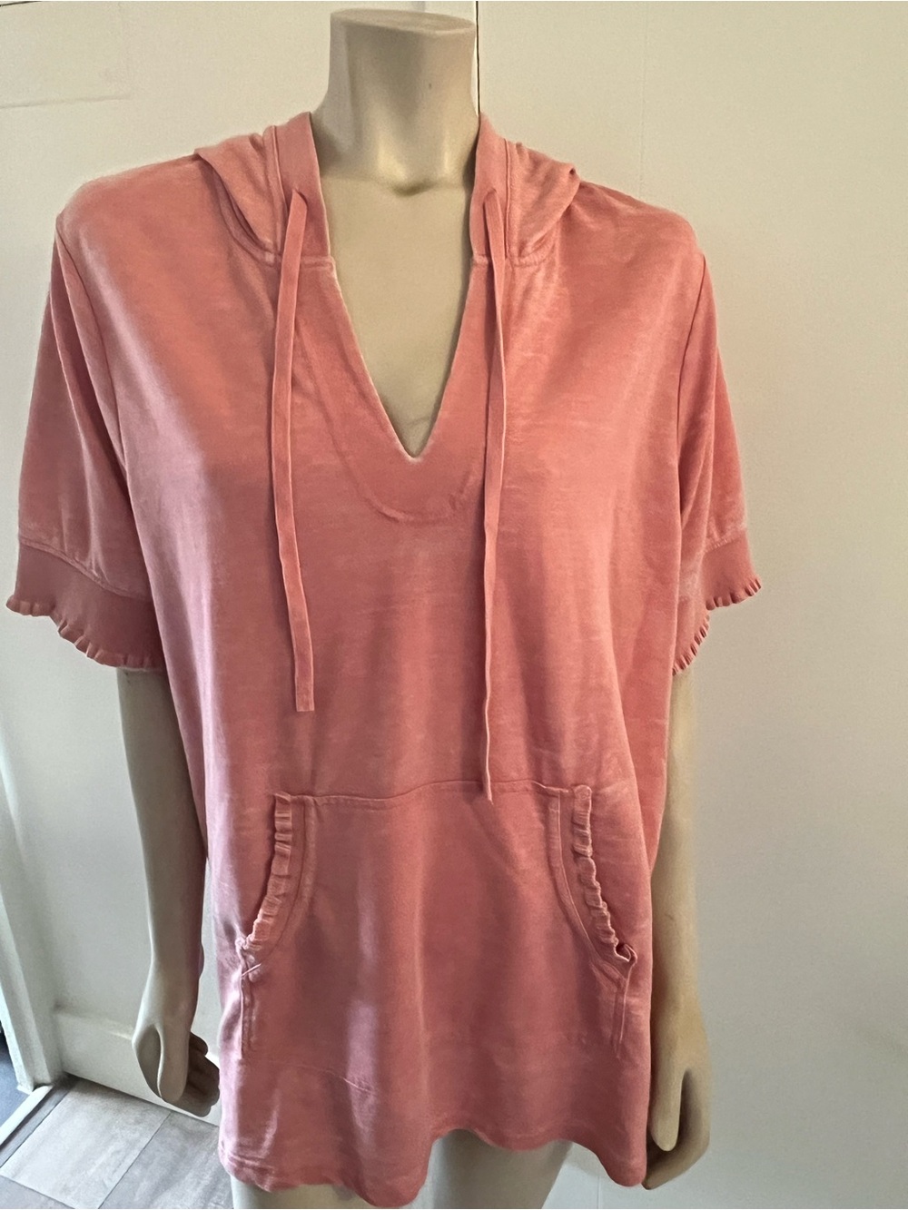 Jane and Delancey Washed Rose Short-Sleeve Hooded V-Neck Pullover